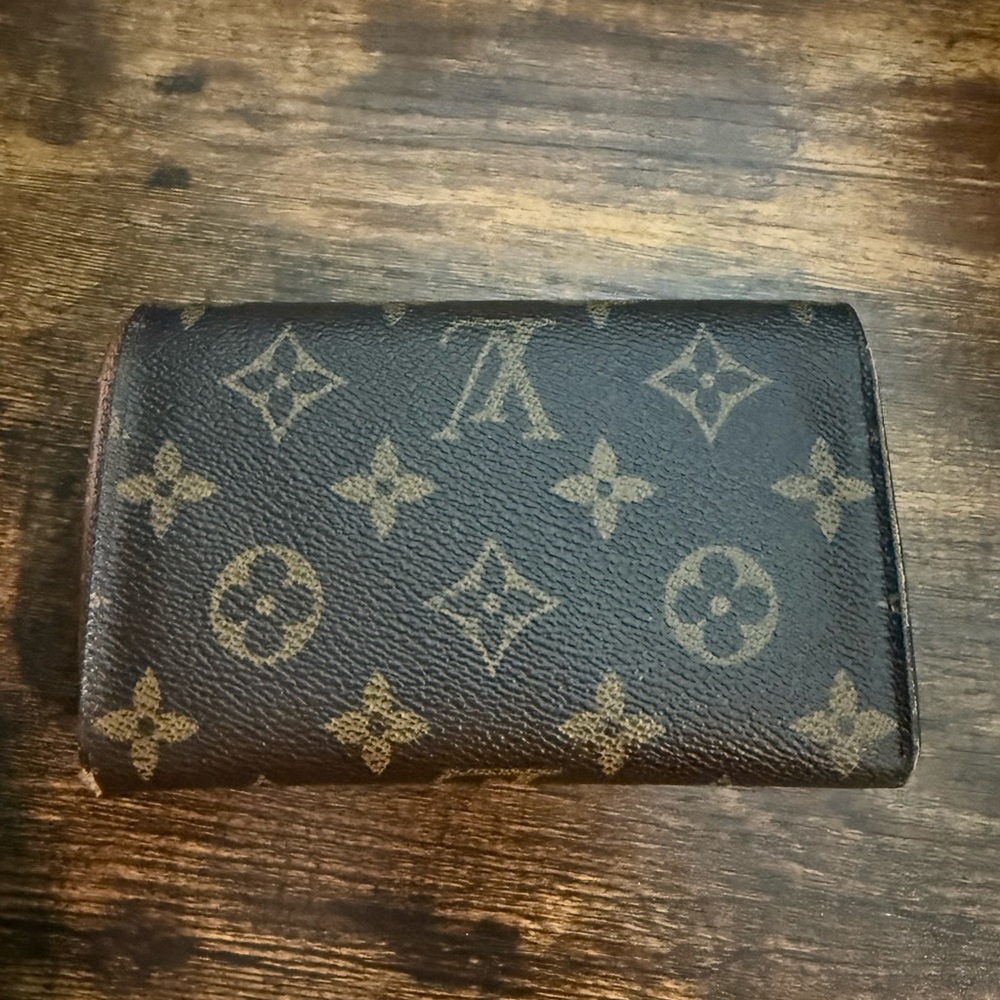 Louis Vuitton Brown and Tan Monogram wallet - Picture 4 of 10